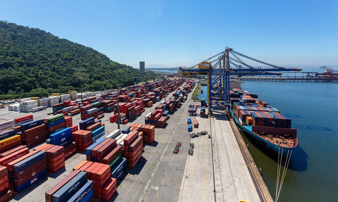 Exportações crescem 43,8% até a 2° semana de janeiro/26, pela média diária, comparando com a média de janeiro/26