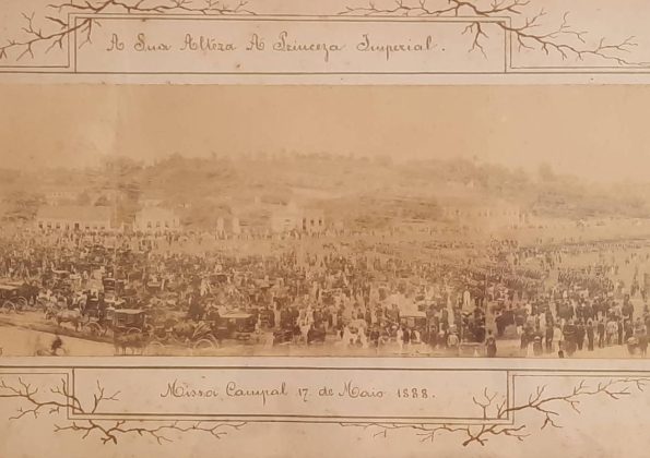Foto rara de missa campal após Lei Áurea é encontrada na França